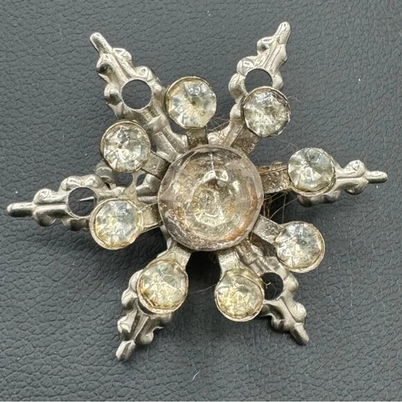 Vintage 1940s Starburst Snowflake Lapel Brooch - Picture 2 of 13